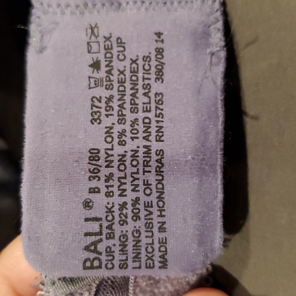 BALI Double Support Spa Closure Wireless Bra **NEVER WORN** - Picture 4 of 5